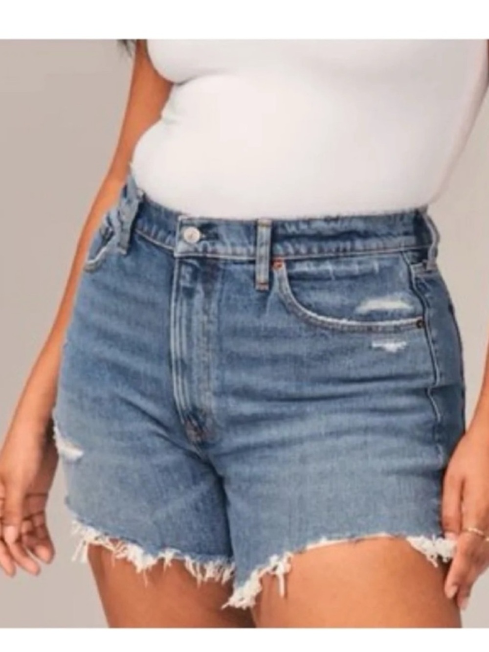 Abercrombie & Fitch Distressed High Rise 4” Mom Shorts